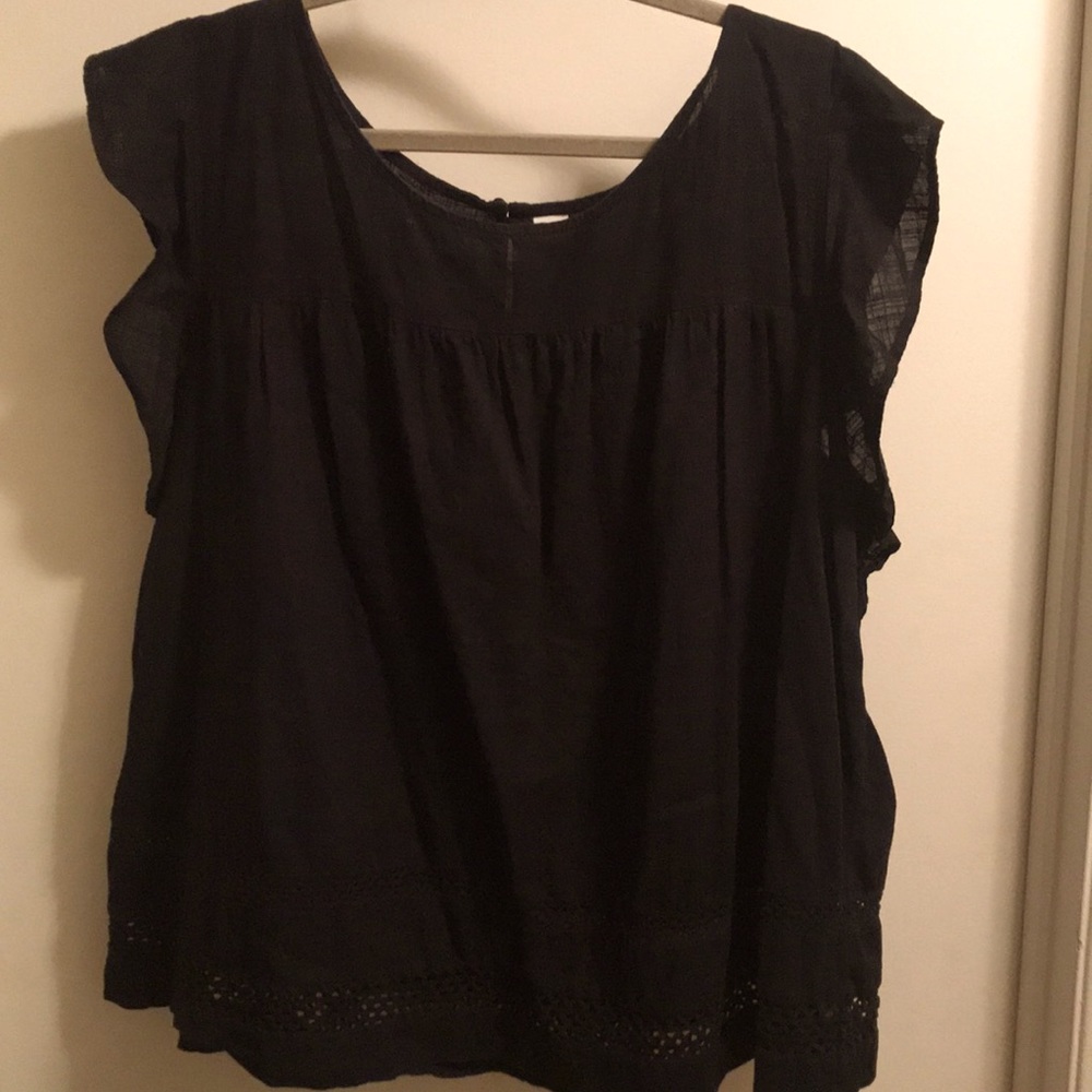 Old navy ruffled sleeveless blouse